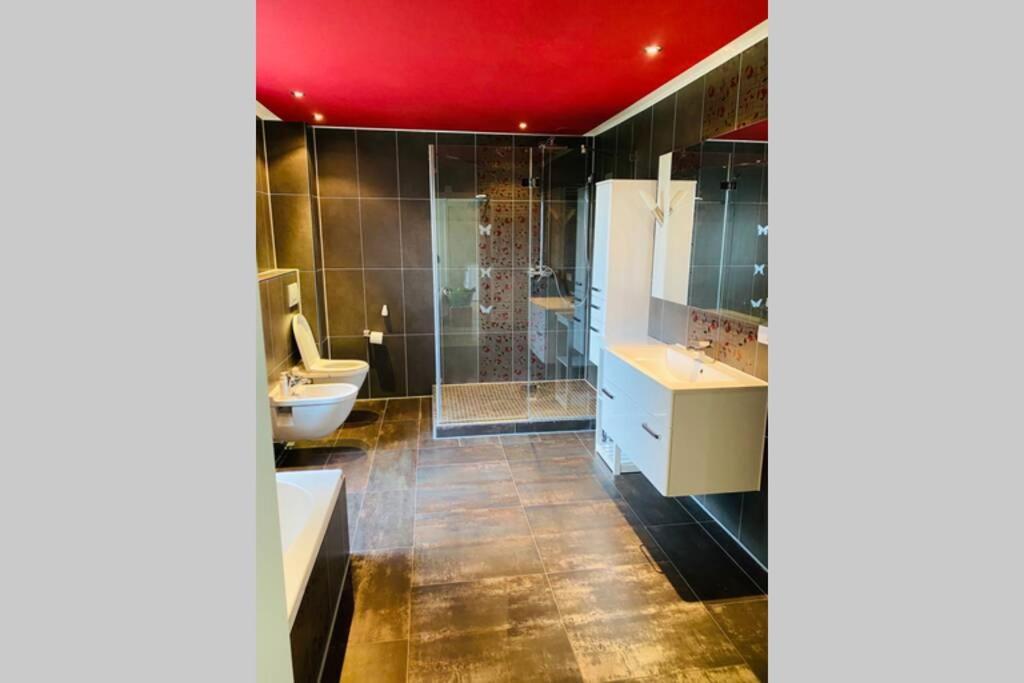 Grosses 4 Zimmer Apartment Naehe Messe Hannover Exterior photo